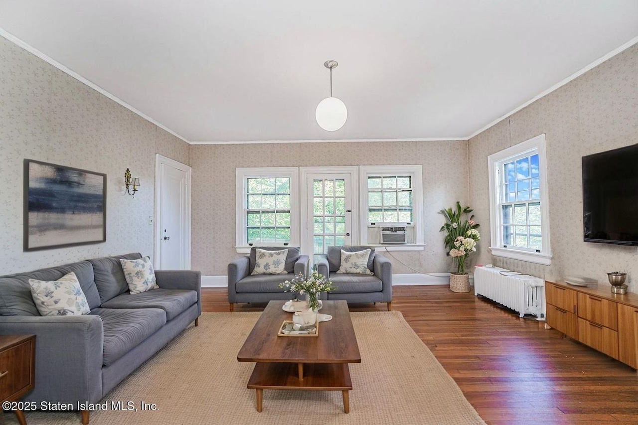 12 Silver Lake Road