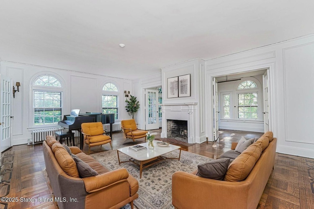 12 Silver Lake Road