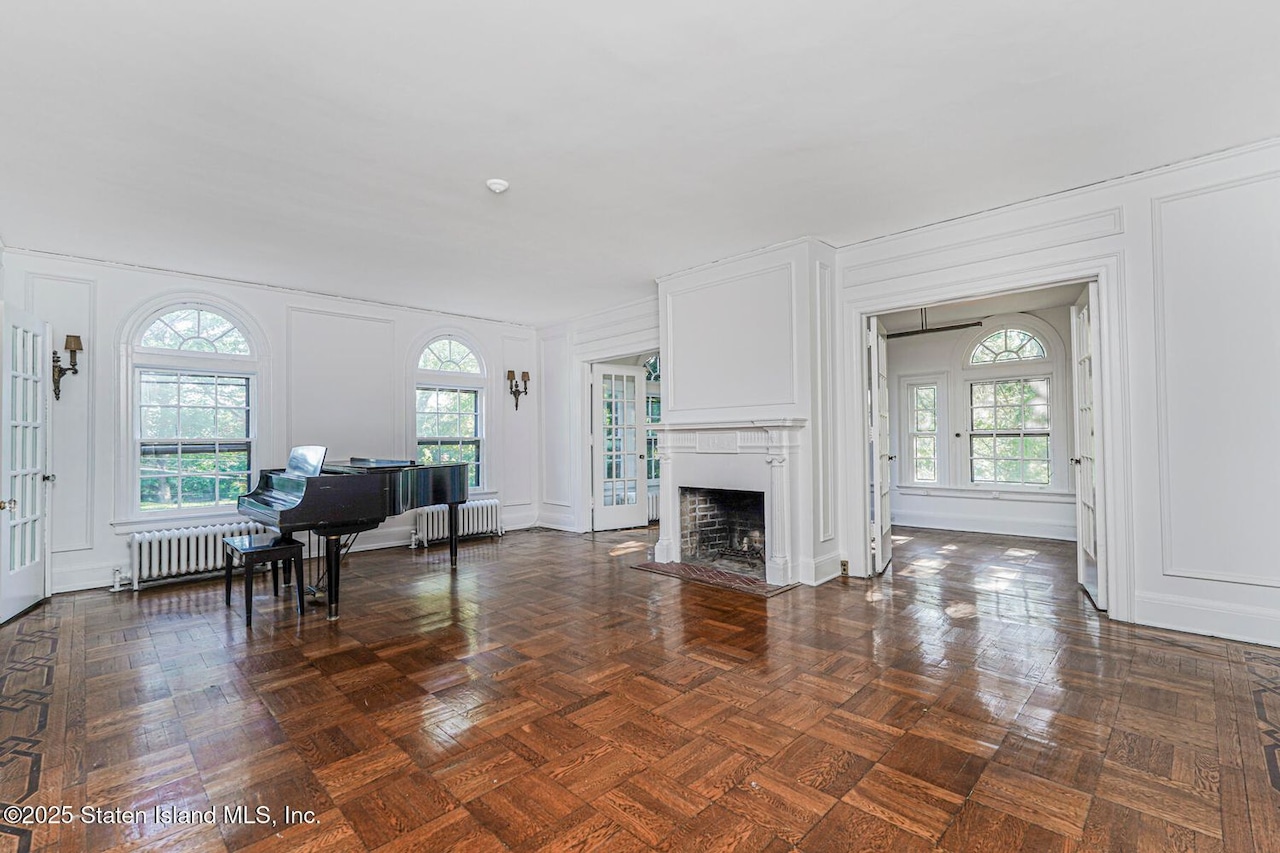 12 Silver Lake Road