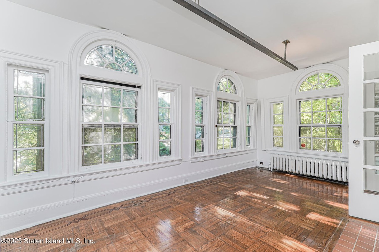 12 Silver Lake Road
