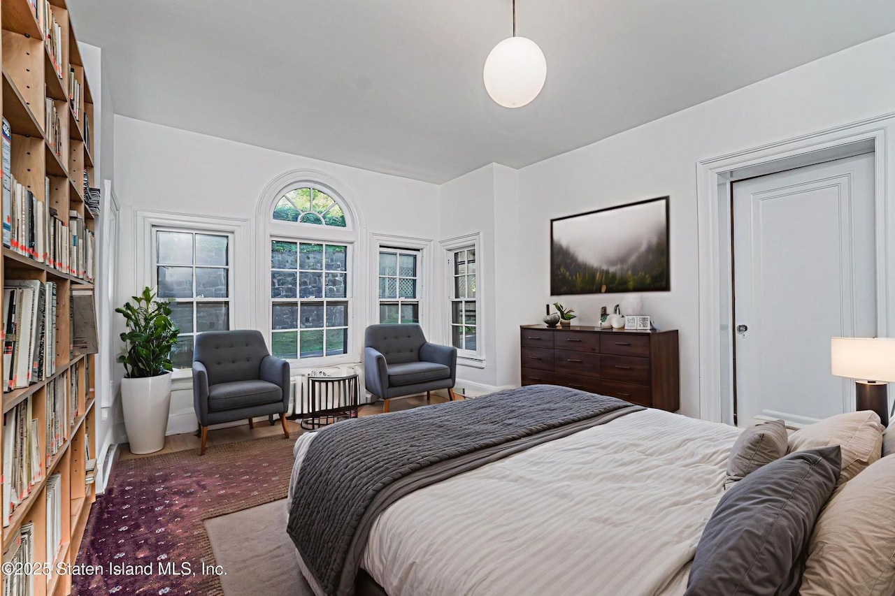 12 Silver Lake Road
