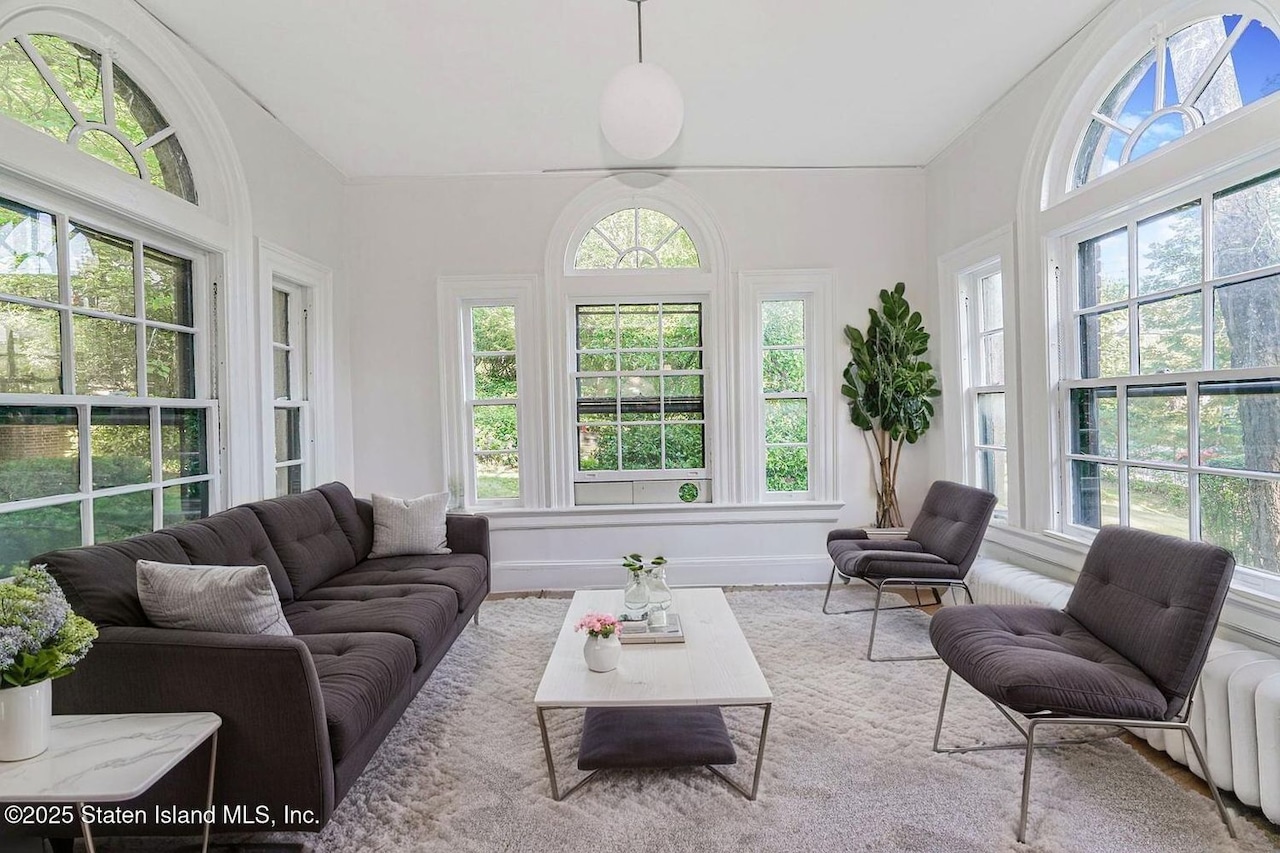 12 Silver Lake Road
